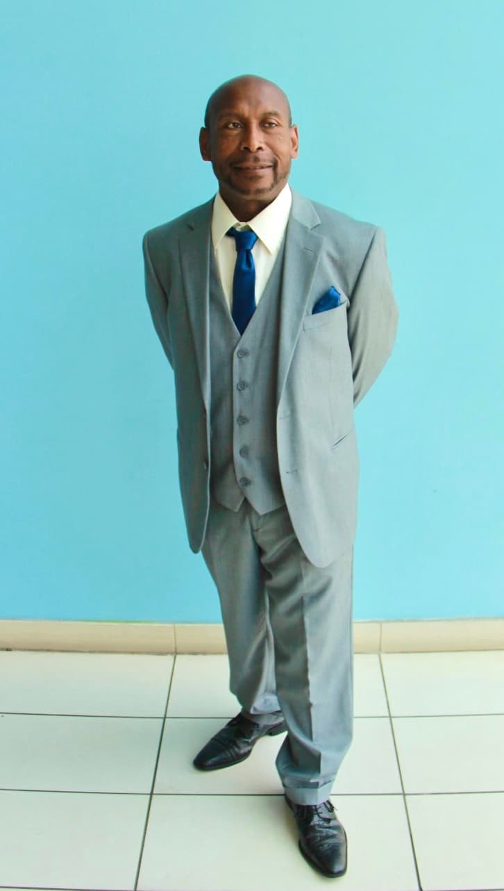 Robert Happyfeet Hernandez transformational speaker full portrait